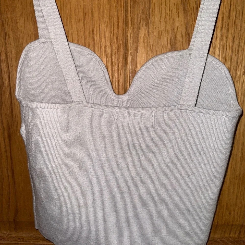 H&M Cream Tank Top with Sweetheart Neckline - Picture 4 of 5